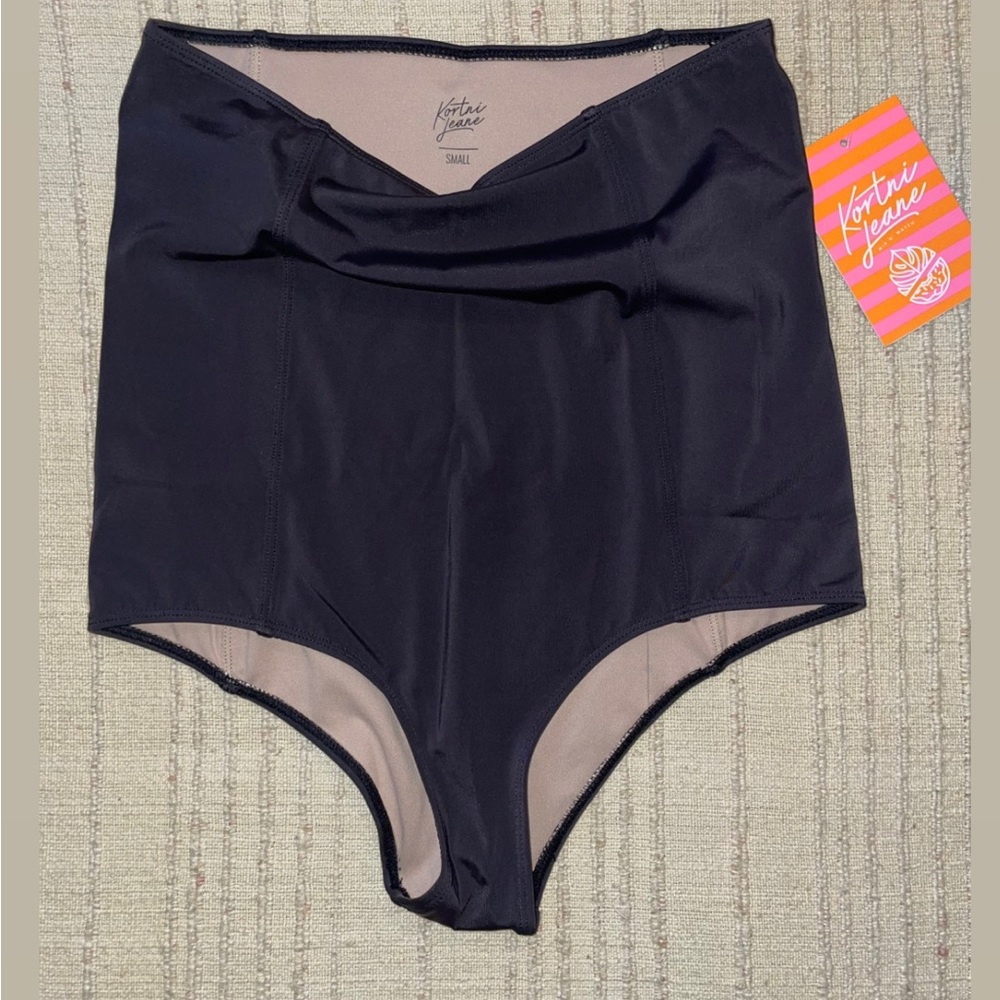 Kortni Jeane NWT women’s small // extended high waist swim bottom // black